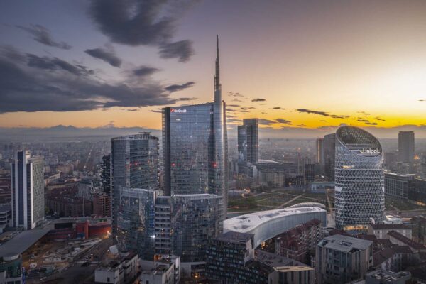 Mons. Bressan (Curia di Milano): non vogliamo che la città diventi una grande Disneyland